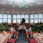Marina 4*