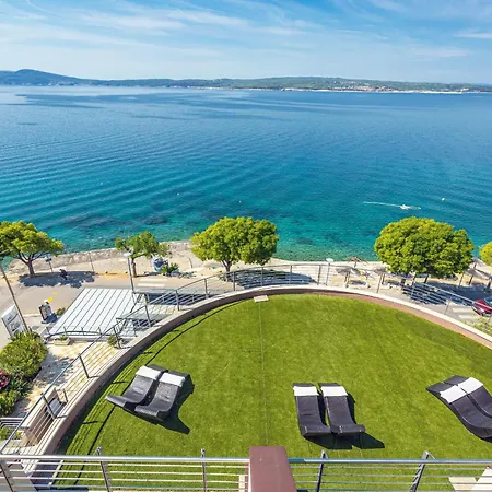 Marina Hotel 4*