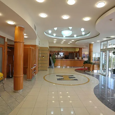 Marina Hotel