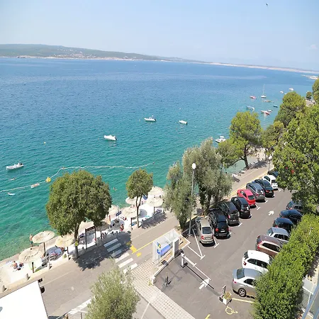 Marina Hotel