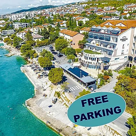 Marina 4*