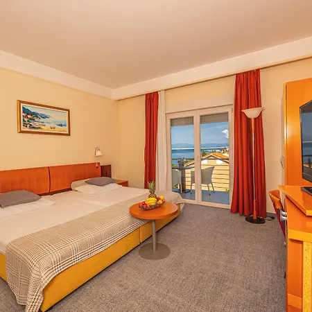 Marina Hotel 4*