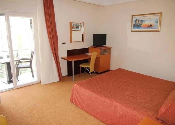 马里纳酒店 塞尔瑟